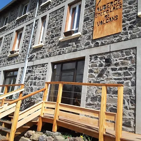 Inn Entre Lacs Et Volcans Aydat